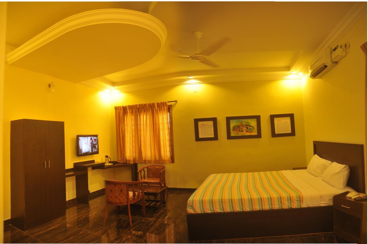 Oyo 7355 Covinille Bed & Breakfast Madurai Dış mekan fotoğraf